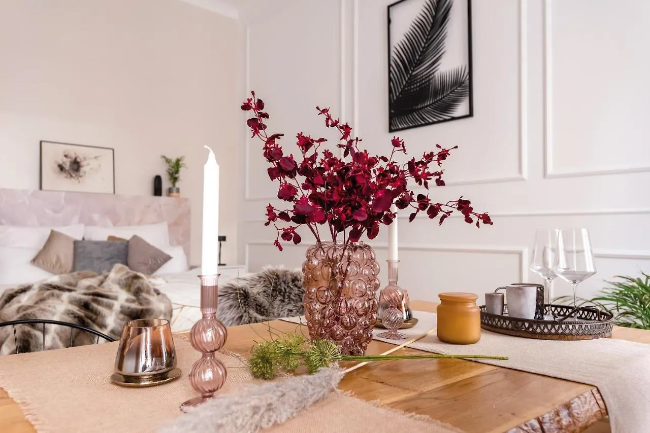 #New# Biz Apt | 5min HBF | HotSpot2go | Berlin Art Apartment